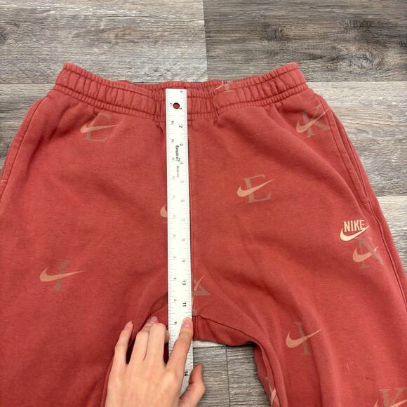 Nike Sportswear Club Fleece Rust Pink Mens M AOP Swoosh Tapered Jogger Sweatpant - Picture 10 of 14